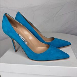 Manolo Blahnik Vibrant Blue Heels - New!!